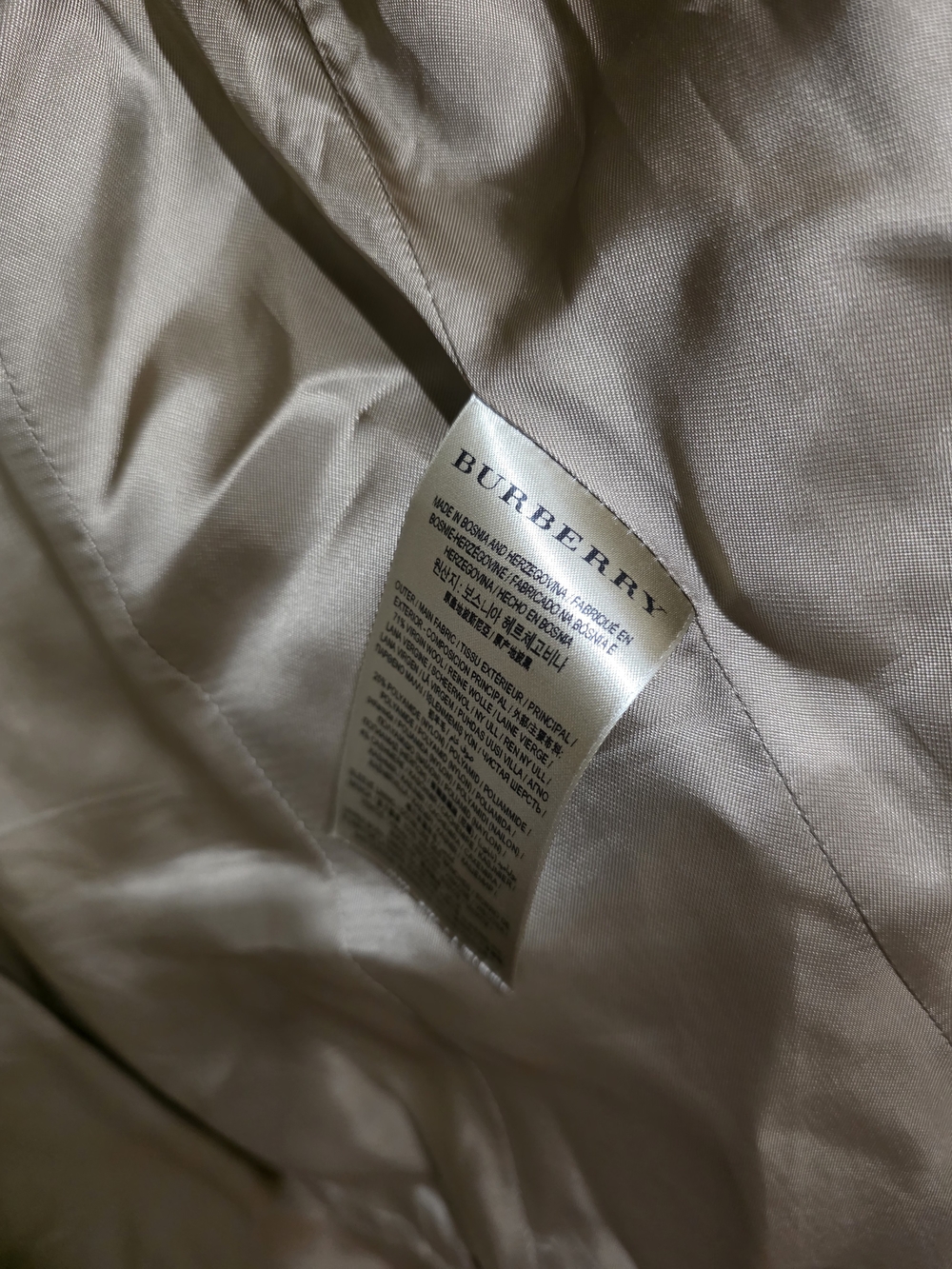 Burberry Women's Beige Double-Breasted Trench Coat - Picture 6 of 9